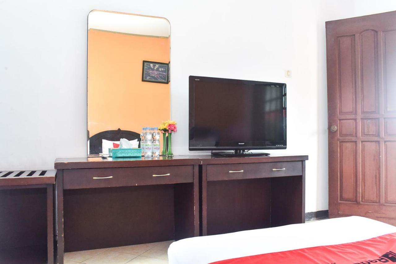 Reddoorz Plus @ Tirta Kencana Hotel Ambon Extérieur photo