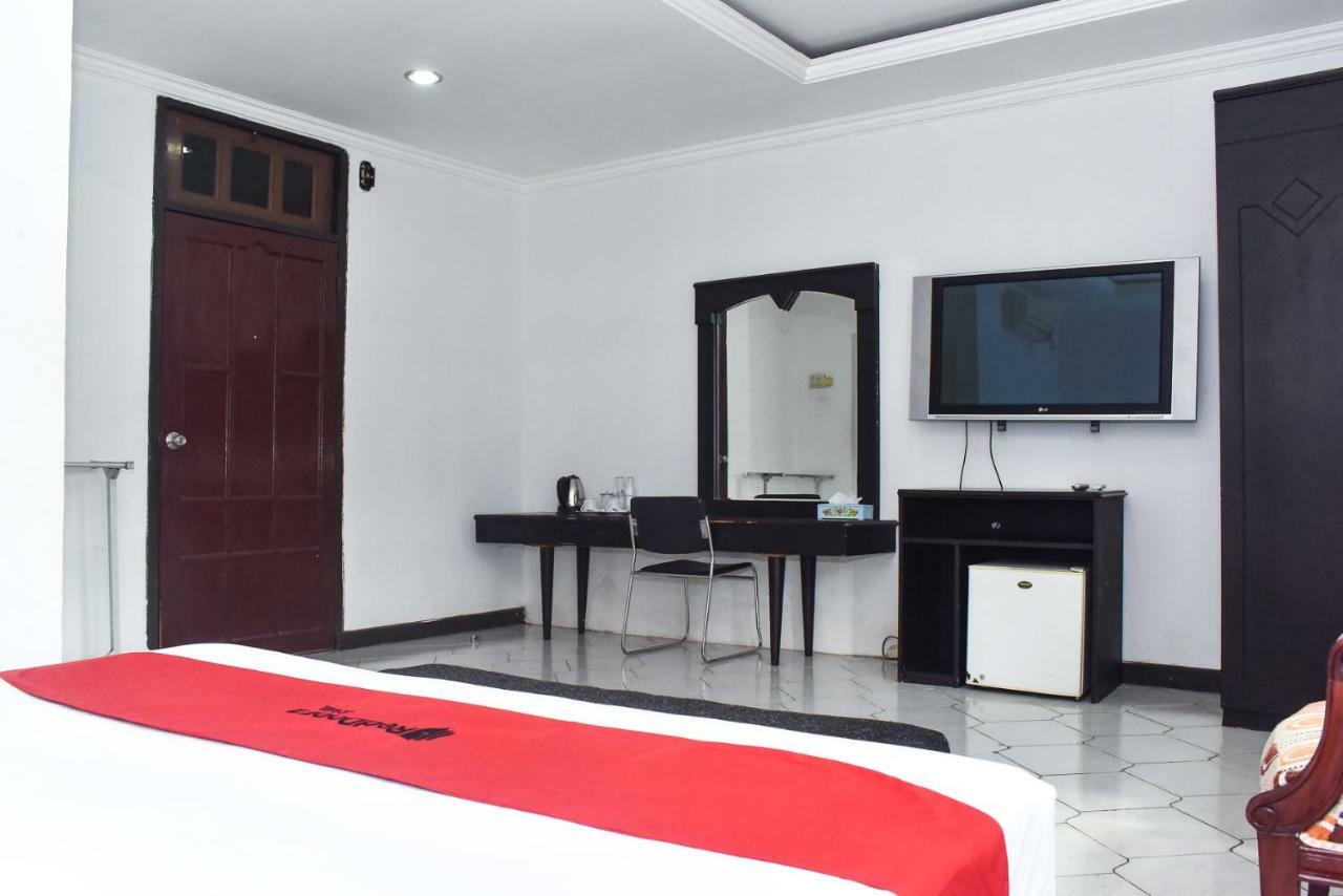 Reddoorz Plus @ Tirta Kencana Hotel Ambon Extérieur photo